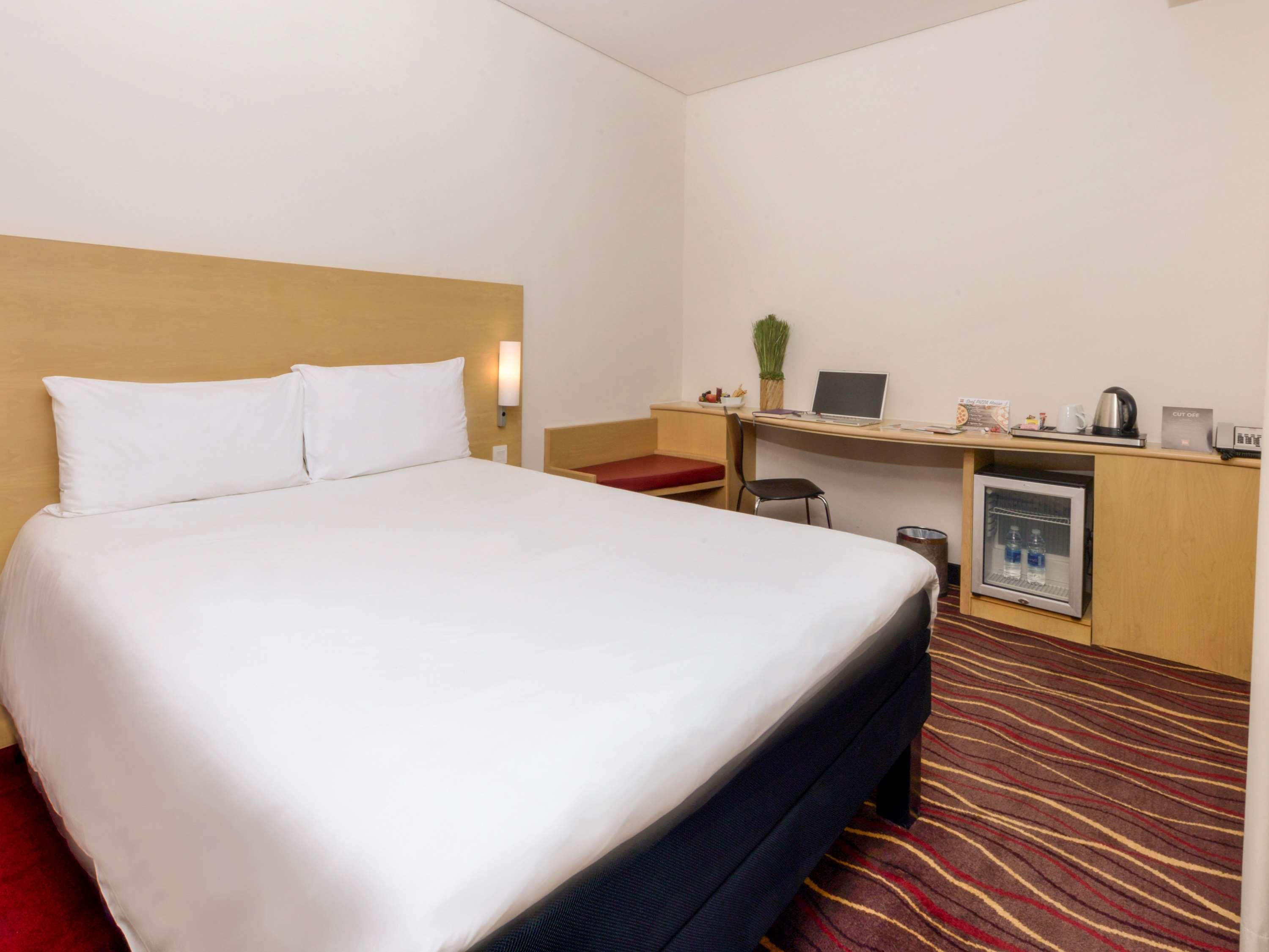 ไอบิส ซีฟ มานาม่า Hotel มานามา ภายนอก รูปภาพ