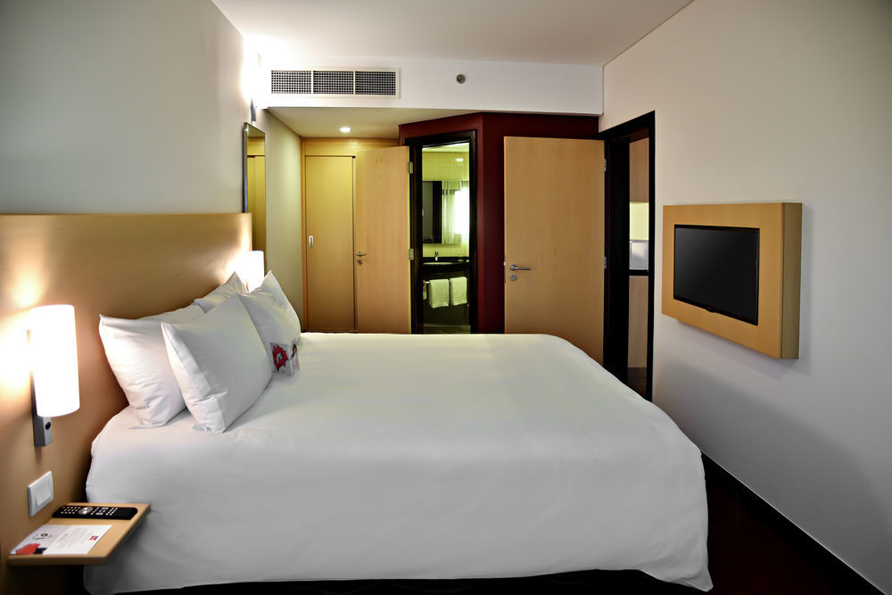 ไอบิส ซีฟ มานาม่า Hotel มานามา ภายนอก รูปภาพ